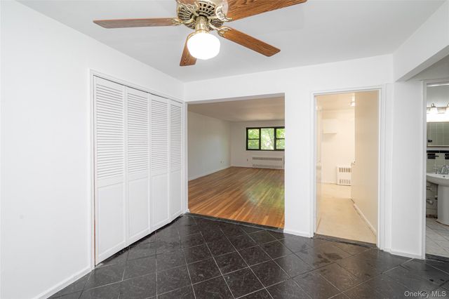 50 Brompton Road Apt 3H, Great Neck, NY 11021