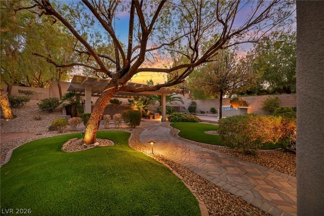 17 Winding Road, Henderson, NV 89052