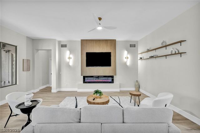 17 Winding Road, Henderson, NV 89052
