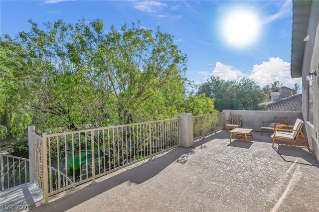 17 Winding Road, Henderson, NV 89052