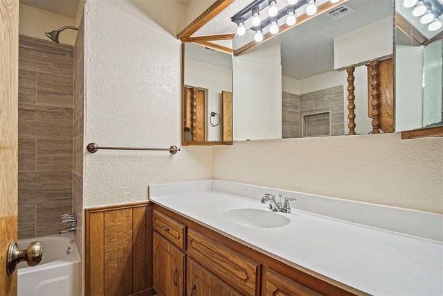 1125 N Patterson Drive, Moore, OK 73160