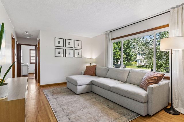 4333 Diamond Drive, Eagan, MN 55122