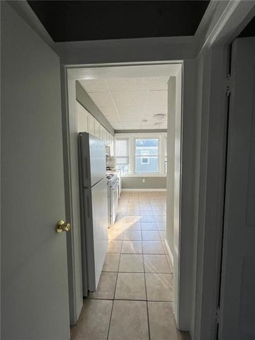 70 Oliver Street 3f, Bristol, RI 02809