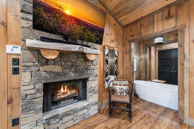 164 Water Dance Trail, Blue Ridge, GA 30513