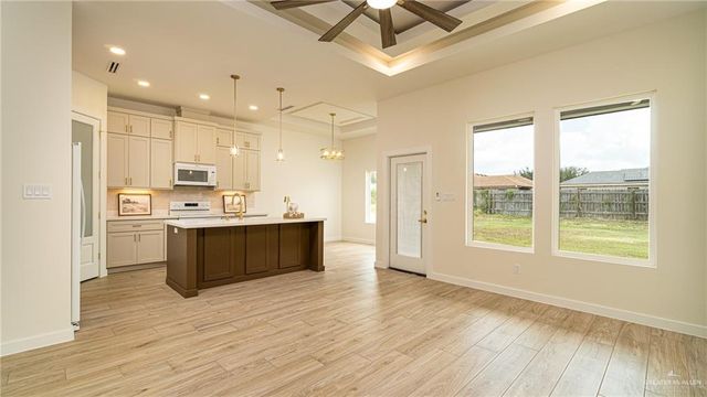 2820 N Alyna Avenue, Edinburg, TX 78541