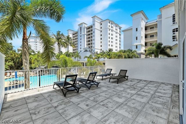 460 Launch CIR 202, Naples, FL 34108