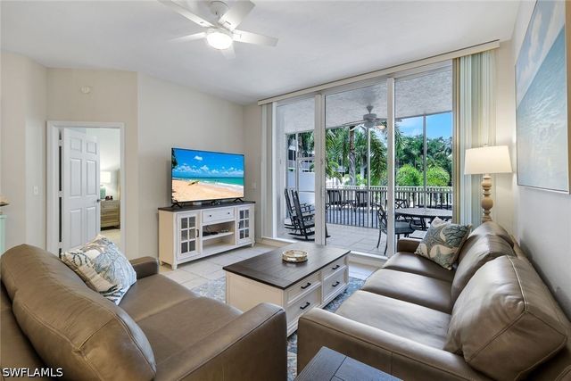 460 Launch CIR 202, Naples, FL 34108