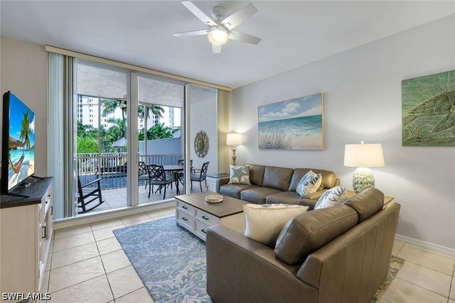 460 Launch CIR 202, Naples, FL 34108