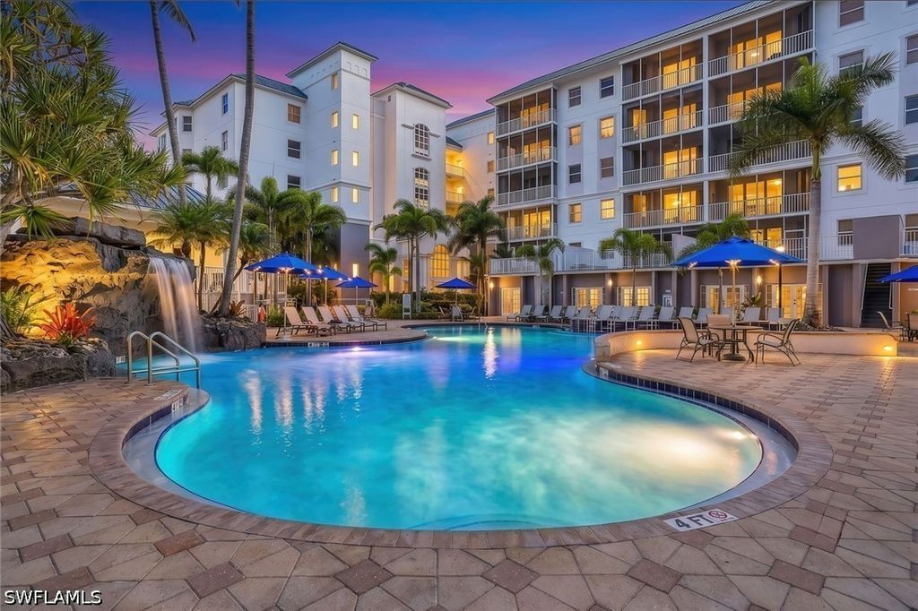 460 Launch CIR 202, Naples, FL 34108