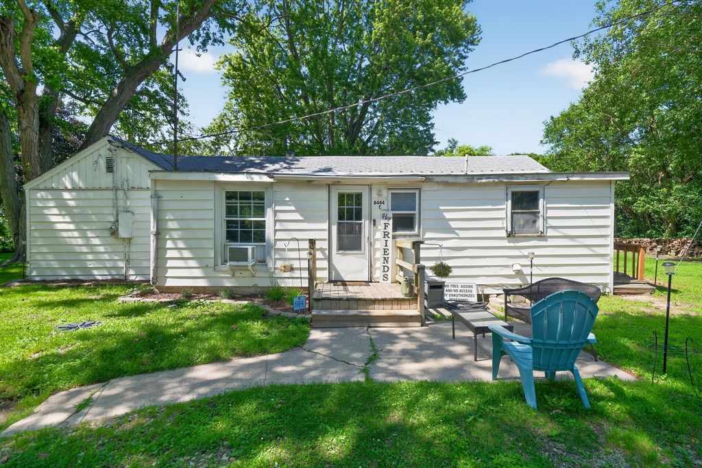 8444 W State Route 17 Route W, Kankakee, IL 60901