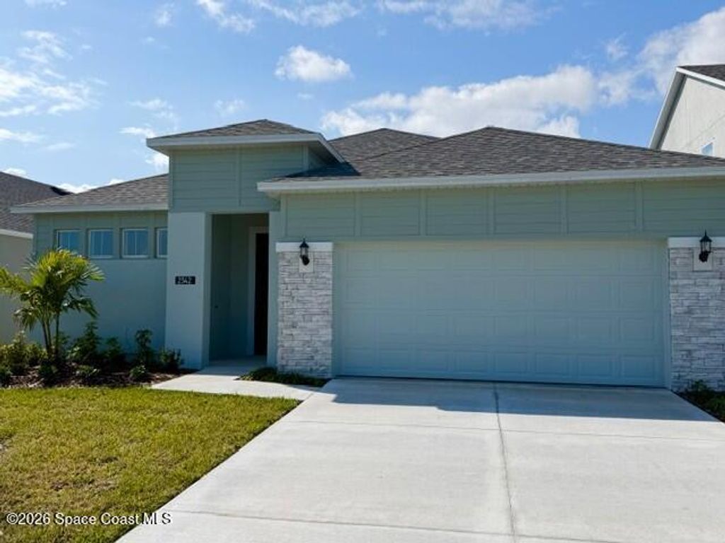 2342 Carrick Street NW, Palm Bay, FL 32907