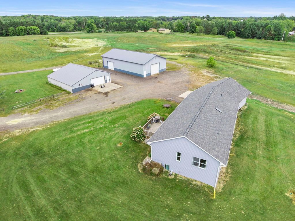3382 Highway 95 NW, Cambridge, MN 55008 — exterior