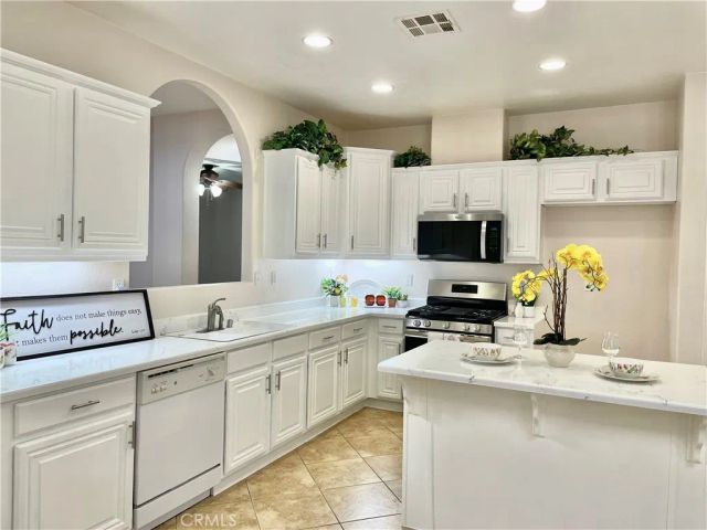 13953 Tawney Ridge Ln, Victorville, CA 92394