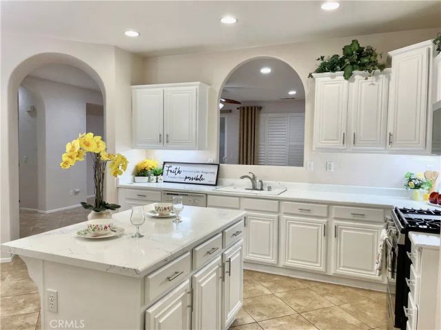 13953 Tawney Ridge Ln, Victorville, CA 92394