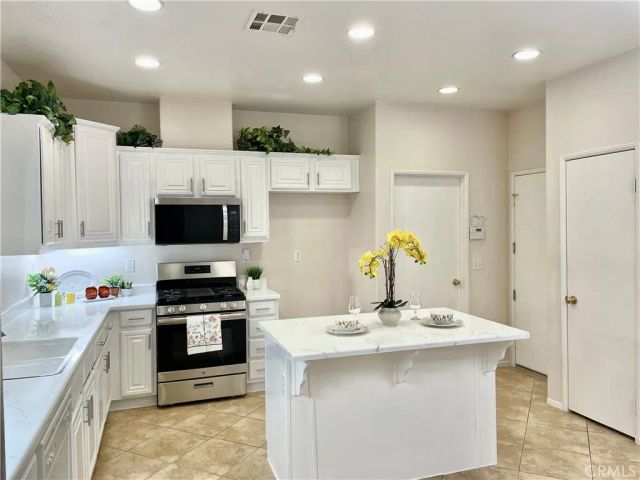 13953 Tawney Ridge Ln, Victorville, CA 92394