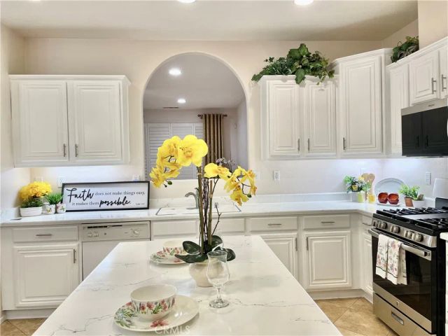 13953 Tawney Ridge Ln, Victorville, CA 92394