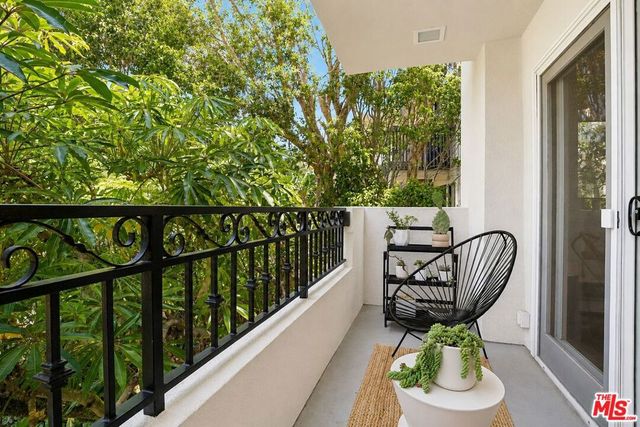 446 San Vicente Boulevard 202, Santa Monica, CA 90402