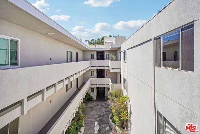 446 San Vicente Boulevard 202, Santa Monica, CA 90402