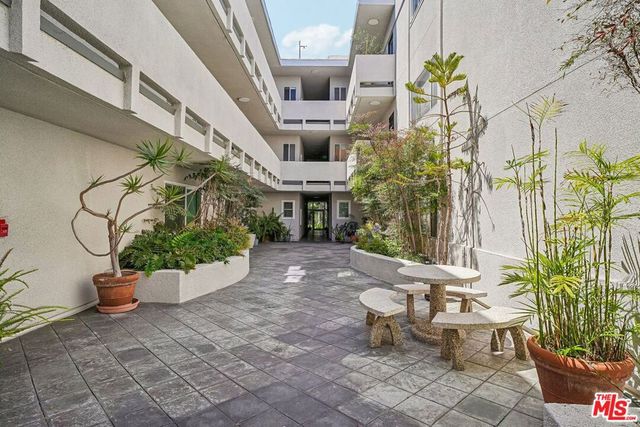 446 San Vicente Boulevard 202, Santa Monica, CA 90402