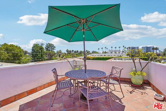446 San Vicente Boulevard 202, Santa Monica, CA 90402