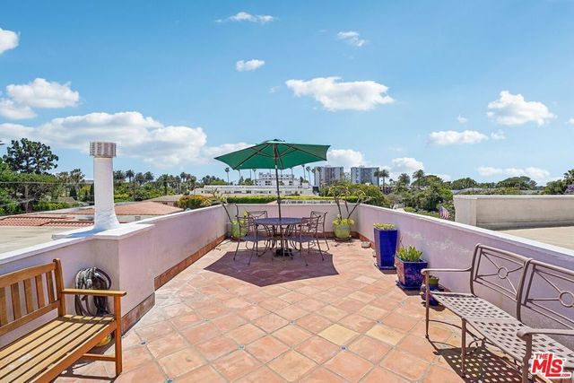 446 San Vicente Boulevard 202, Santa Monica, CA 90402