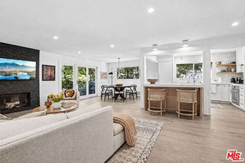 446 San Vicente Boulevard 202, Santa Monica, CA 90402