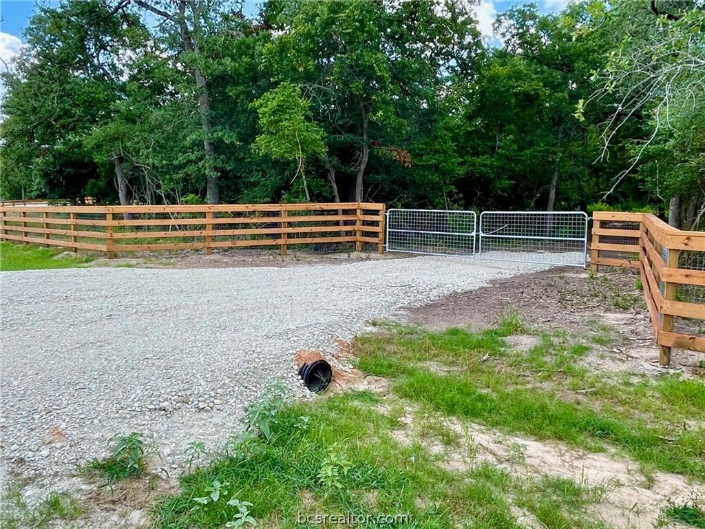 9226 Stetson Drive, Normangee, TX 77871 — exterior
