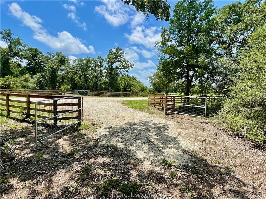 9226 Stetson Drive, Normangee, TX 77871 — photo 4