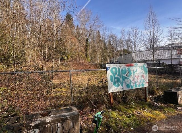 2304 NE 100th St, Seattle, WA 98125