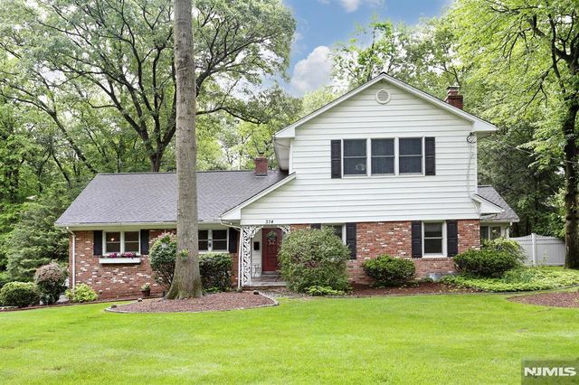 374 Annette Court, Wyckoff, NJ 07481