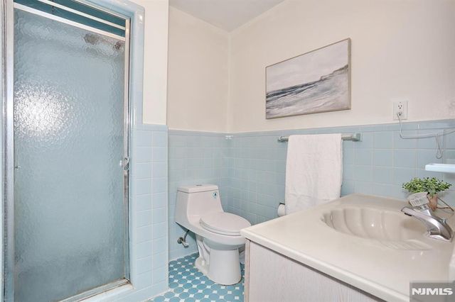 374 Annette Court, Wyckoff, NJ 07481