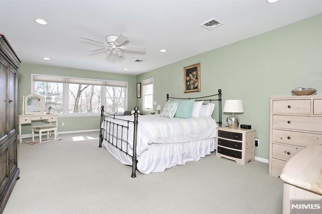 374 Annette Court, Wyckoff, NJ 07481