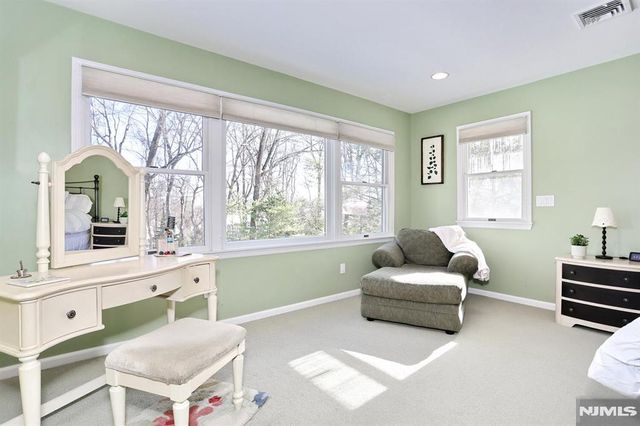 374 Annette Court, Wyckoff, NJ 07481