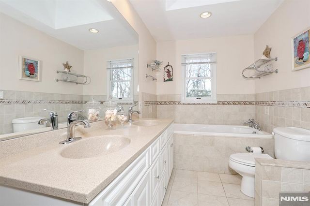 374 Annette Court, Wyckoff, NJ 07481