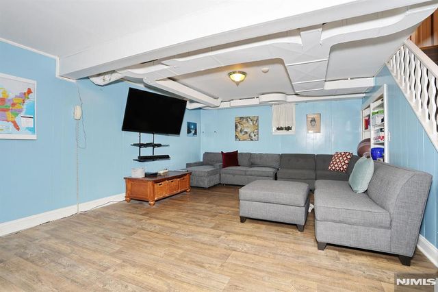 374 Annette Court, Wyckoff, NJ 07481