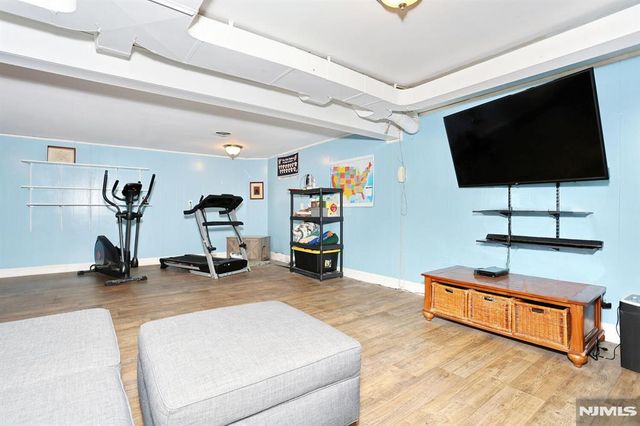 374 Annette Court, Wyckoff, NJ 07481