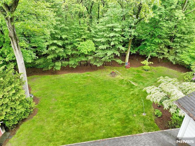 374 Annette Court, Wyckoff, NJ 07481