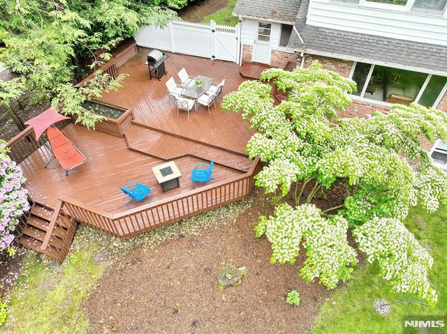 374 Annette Court, Wyckoff, NJ 07481