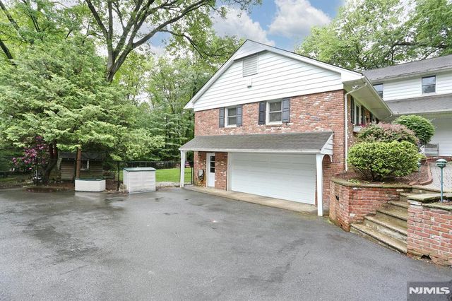 374 Annette Court, Wyckoff, NJ 07481