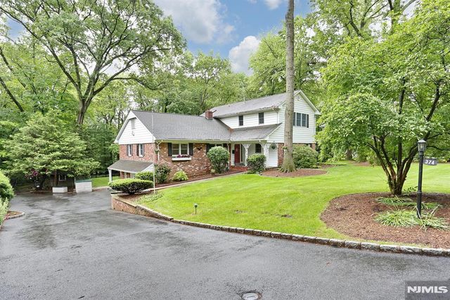 374 Annette Court, Wyckoff, NJ 07481