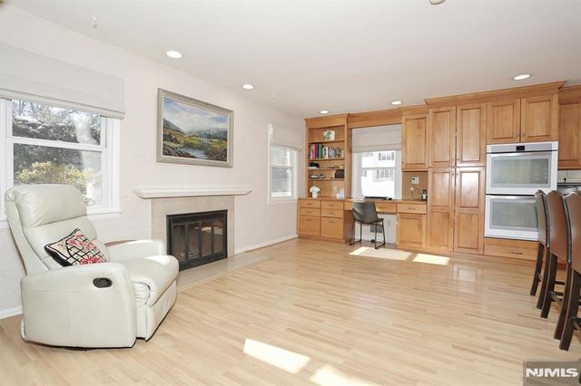 374 Annette Court, Wyckoff, NJ 07481