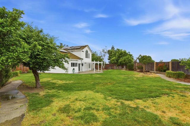 901 Appalosa Way, Tracy, CA 95376