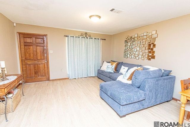 826 Myrtle St, Baker, LA 70714