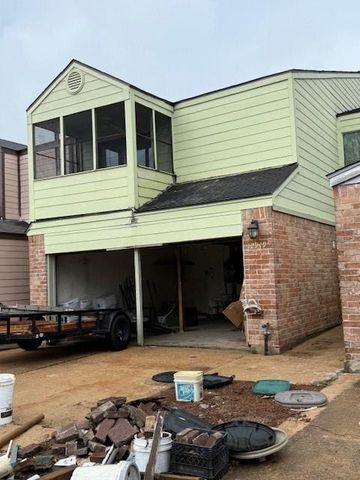 12949 Shannon Hills Drive, Houston, TX 77099