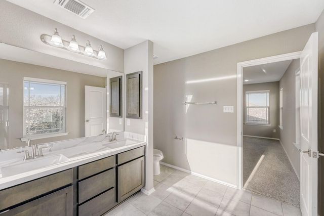 198 Danish DR 39, Hutto, TX 78634