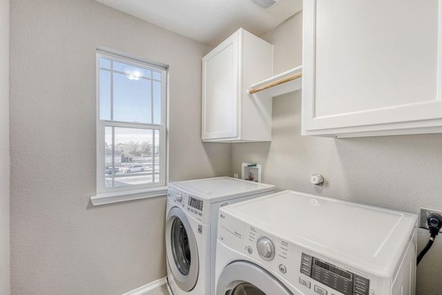 198 Danish DR 39, Hutto, TX 78634