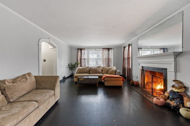 24 Berkshire St, Fitchburg, MA 01420