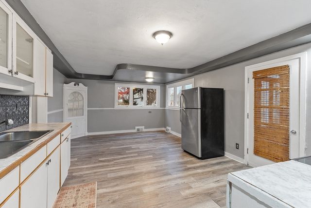 24 Berkshire St, Fitchburg, MA 01420