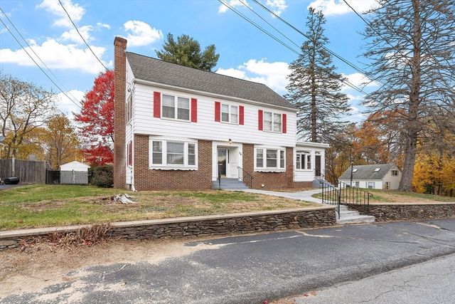 24 Berkshire St, Fitchburg, MA 01420
