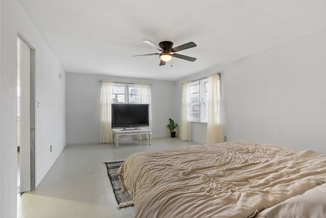 24 Berkshire St, Fitchburg, MA 01420